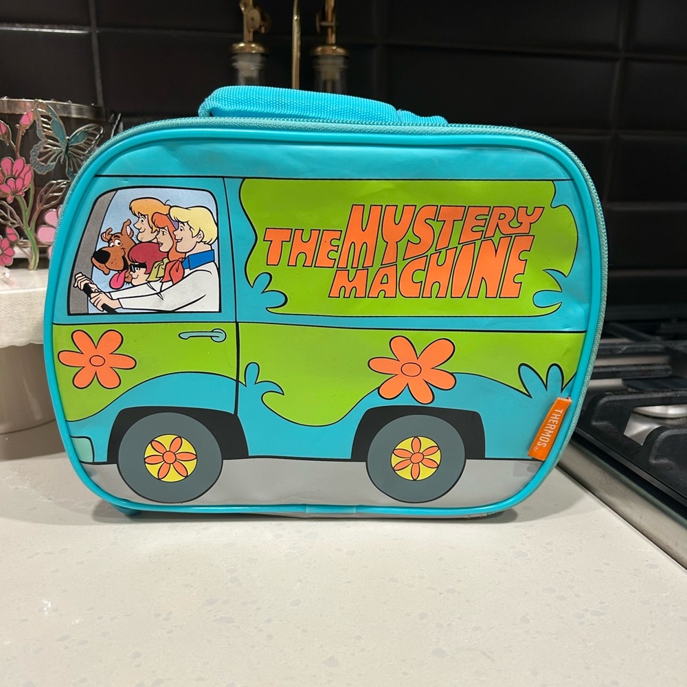 Scooby-Doo Mystery Machine lunch box